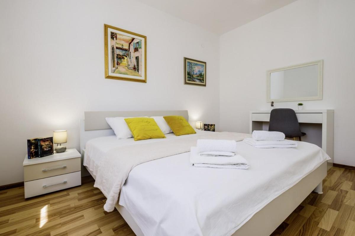 Ani In Trogir * Mittel-Dalmatien Hotel Donji Seget Exterior photo