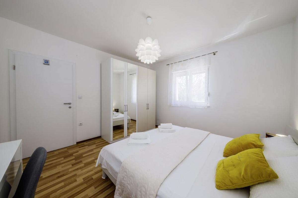 Ani In Trogir * Mittel-Dalmatien Hotel Donji Seget Exterior photo
