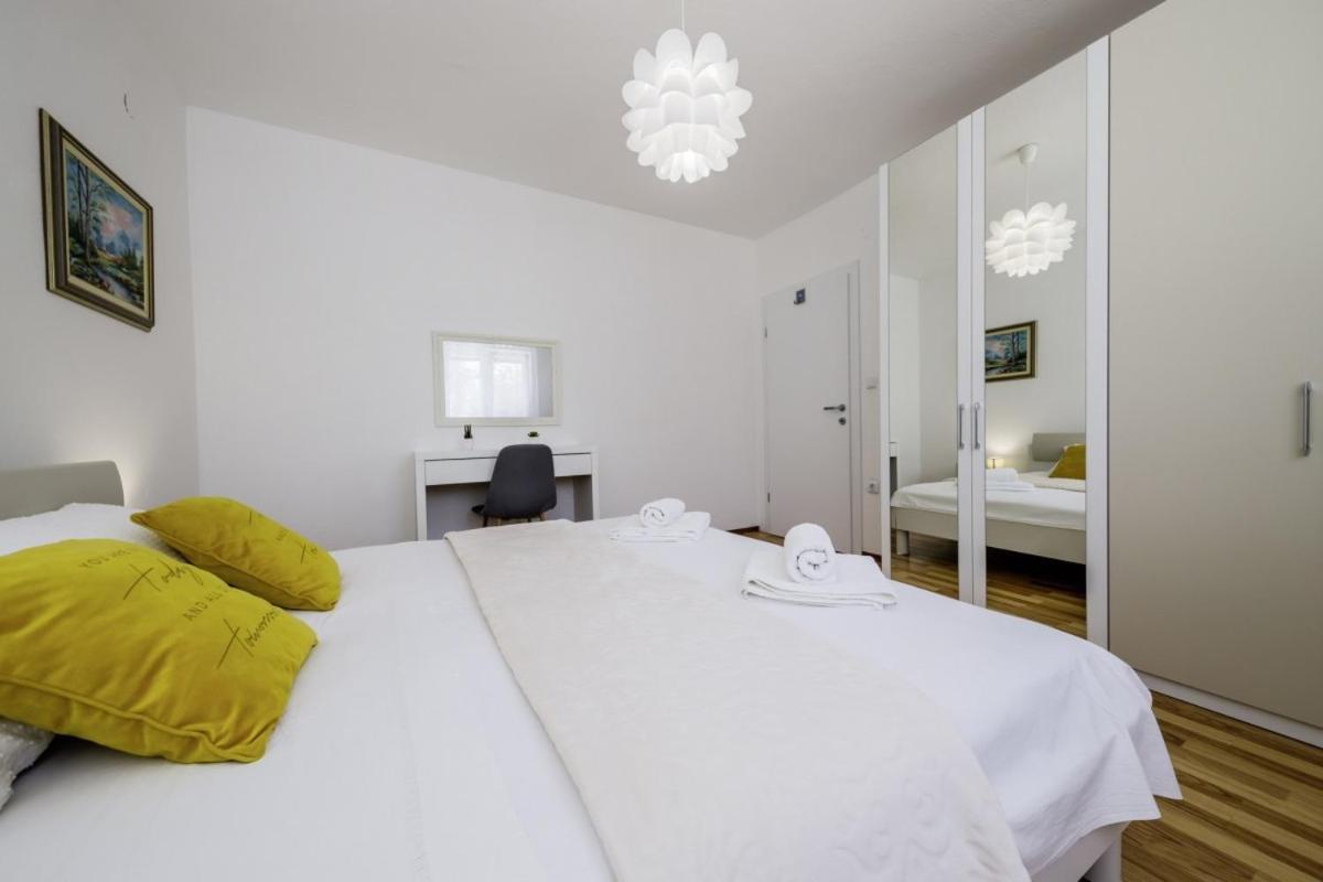 Ani In Trogir * Mittel-Dalmatien Hotel Donji Seget Exterior photo